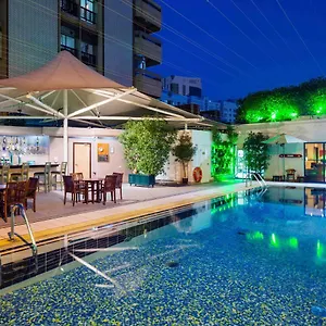 4* Hotel Novel Center